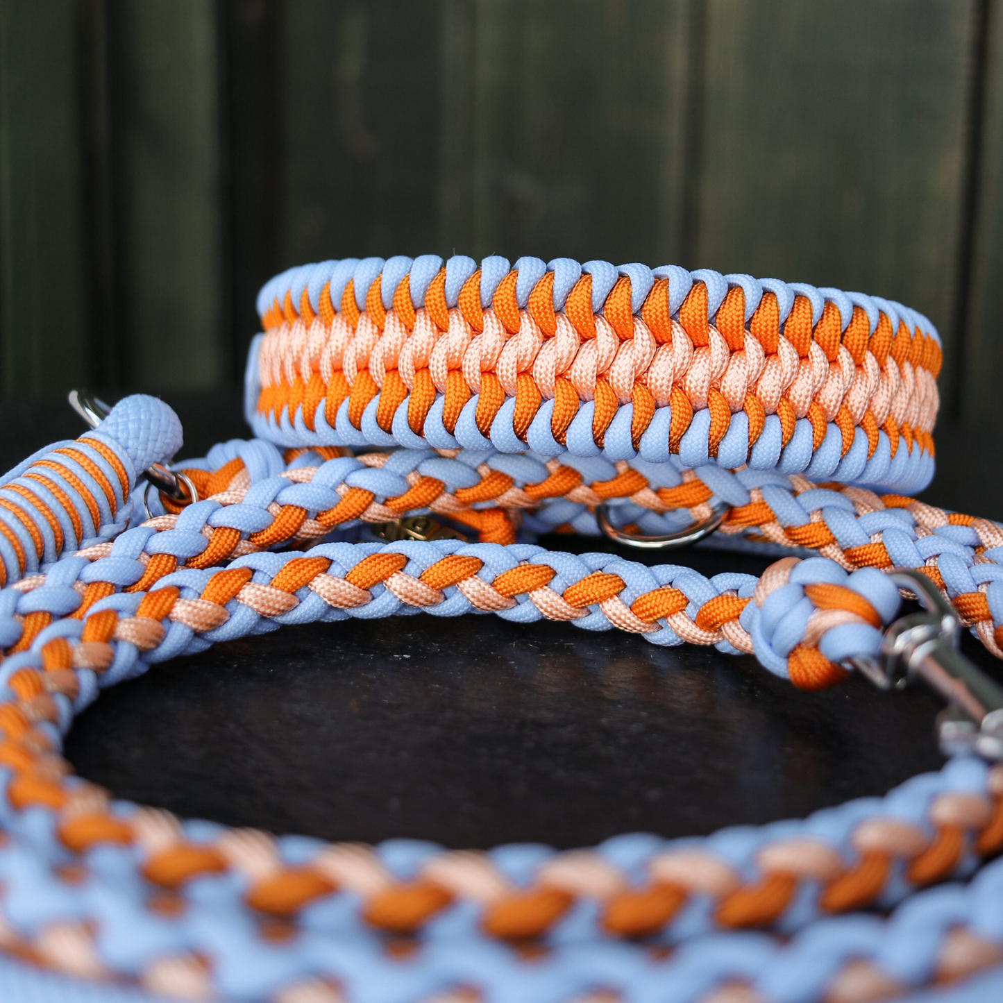 Paracord/Tau Leine in Polar und Kupfer